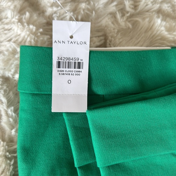 Ann Taylor Green Eva Ankle Pants NWT 0 4 - Picture 2 of 5
